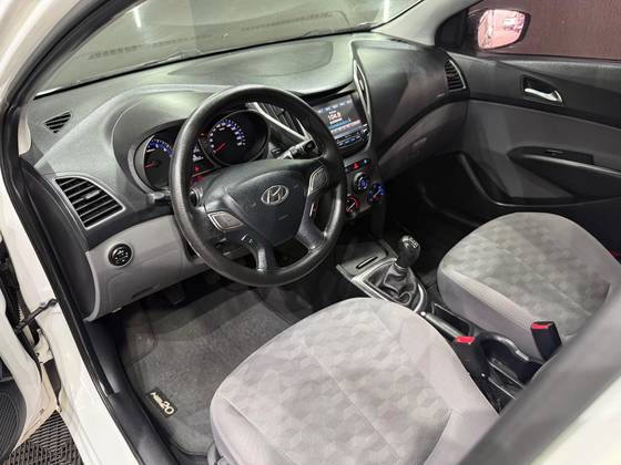 HYUNDAI HB20S 1.6 COMFORT PLUS 16V FLEX 4P MANUAL